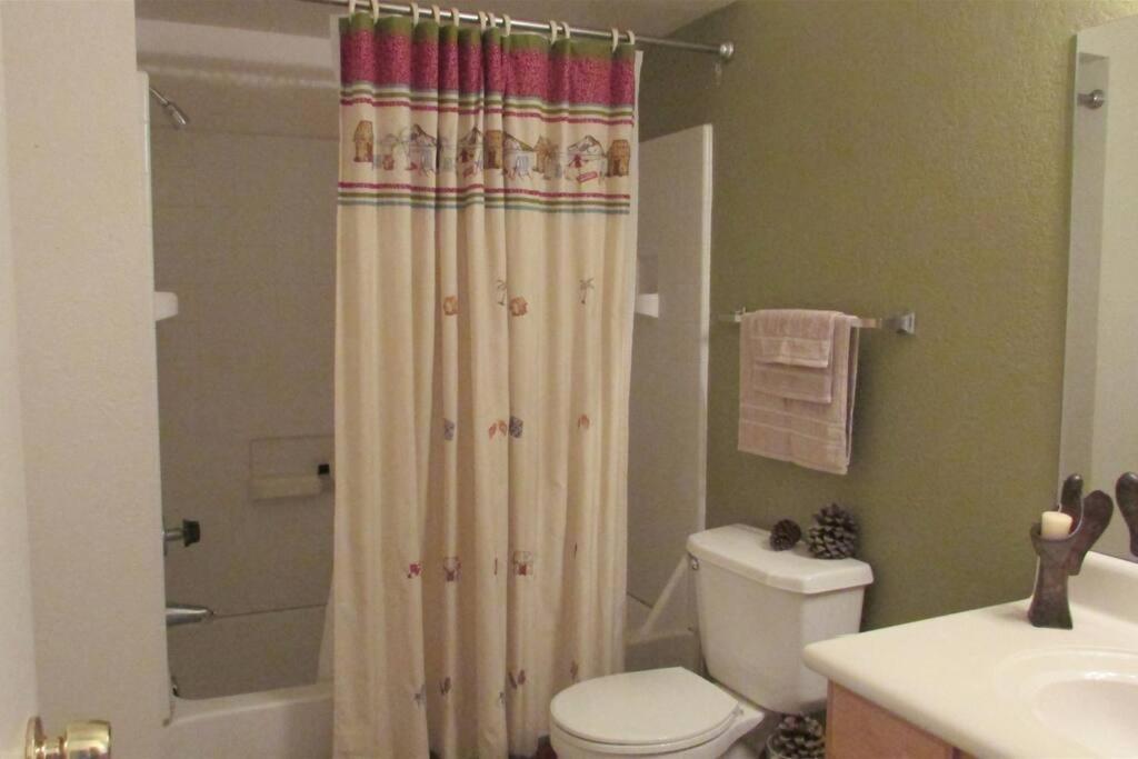 Condo With Heated Pool, Hot Tub, Near Walking Paths เกล็นเดล ภายนอก รูปภาพ