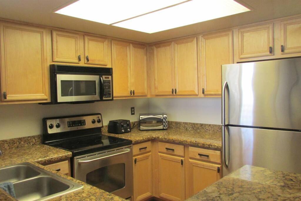 Condo With Heated Pool, Hot Tub, Near Walking Paths เกล็นเดล ภายนอก รูปภาพ